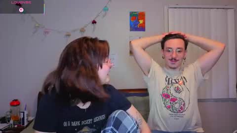 Snapshot of mamiclouds chatting on 11/15/25, 01:36 MamiCloudz online show from 11/15/25, 01:36