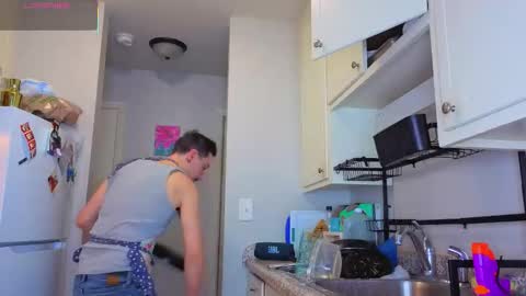 Snapshot of mamiclouds chatting on 11/15/25, 08:27 MamiCloudz online show from 11/15/25, 08:27