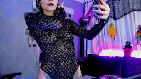   online show from 10/29/25, 05:47