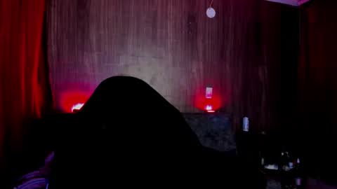 Snapshot of mamushka_ chatting on 06/17/26, 12:24 online show from 06/17/26, 12:24