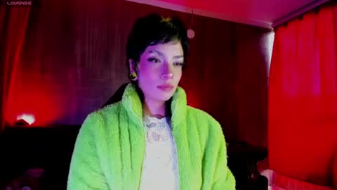 Snapshot of mamushka_ chatting on 06/19/26, 03:38 online show from 06/19/26, 03:38