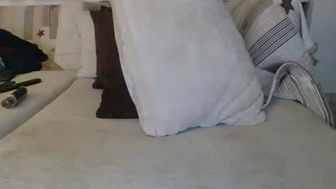 man211172 online show from 12/04/25, 06:49