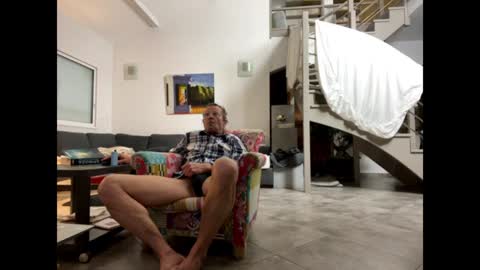 man38110 online show from 02/08/25, 05:29