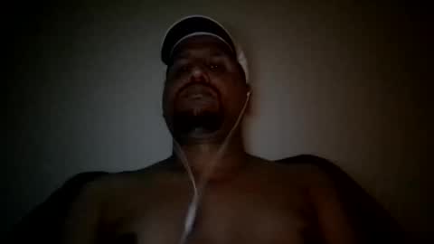 Snapshot of man_new chatting on 02/08/25, 12:06 Man new online show from 02/08/25, 12:06