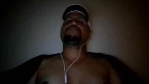 Snapshot of man_new chatting on 09/16/25, 12:00 Man new online show from 09/16/25, 12:00