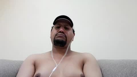 Snapshot of man_new chatting on 11/08/25, 10:26 Man new online show from 11/08/25, 10:26