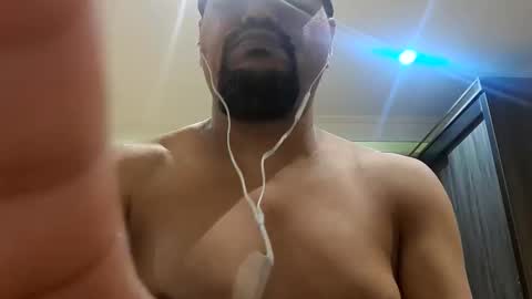 Snapshot of man_new chatting on 05/28/26, 05:16 Man new online show from 05/28/26, 05:16