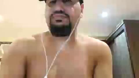 Snapshot of man_new chatting on 06/17/26, 02:29 Man new online show from 06/17/26, 02:29