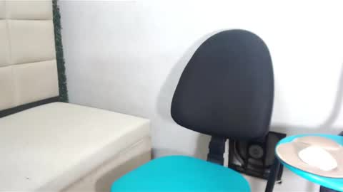 man_san11 online show from 02/19/25, 04:33