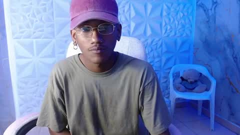 man_sant11 online show from 04/12/26, 04:34