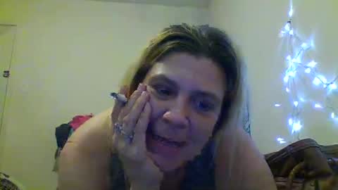 Snapshot of mandilube39 chatting on 12/25/24, 11:53 mindy22 online show from 12/25/24, 11:53