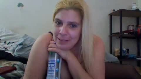 Snapshot of mandilube39 chatting on 01/26/25, 09:29 mindy22 online show from 01/26/25, 09:29