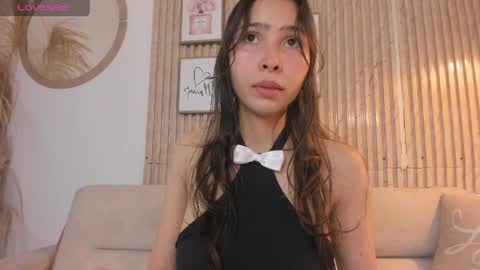 Snapshot of mandy_bloom chatting on 04/21/26, 01:42 mandy_bloom online show from 04/21/26, 01:42