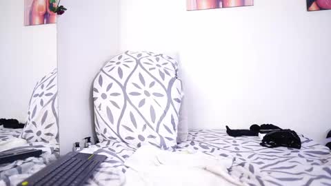 mandy_l33_ online show from 02/11/25, 12:28