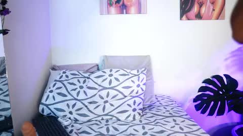 mandy_l33_ online show from 02/12/25, 12:05