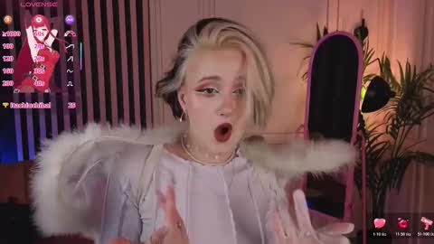 Luna online show from 12/16/25, 09:53