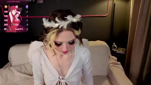 Luna online show from 03/22/26, 09:40