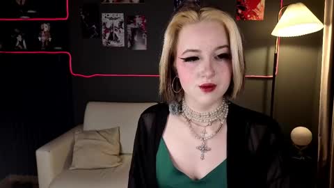 Luna online show from 04/11/26, 10:25