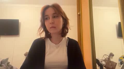 Mia online show from 12/05/25, 01:09