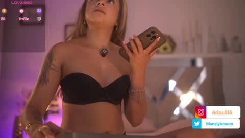 Snapshot of manelyk_10 chatting on 02/18/25, 07:19 online show from 02/18/25, 07:19