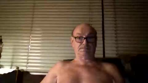 manes5858 online show from 11/17/25, 10:04