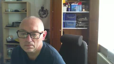 Snapshot of mango_ice68 chatting on 11/06/25, 10:27 mango_ice68 online show from 11/06/25, 10:27