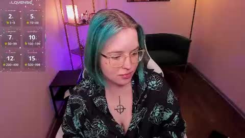 manic_pixie_ online show from 07/01/26, 03:56