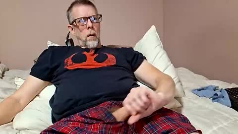 Snapshot of manlymanson chatting on 11/19/25, 01:05 Dickinabox online show from 11/19/25, 01:05