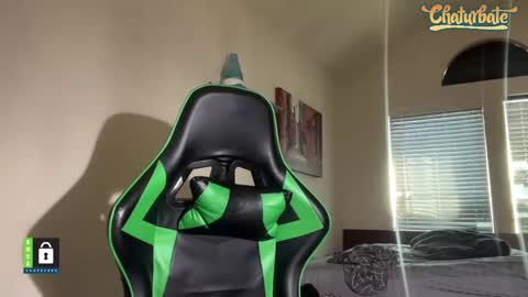 Snapshot of mantismillie chatting on 09/22/25, 06:54 mantismillie online show from 09/22/25, 06:54