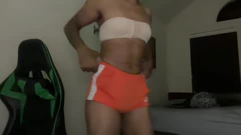 Snapshot of mantismillie chatting on 10/04/25, 03:04 mantismillie online show from 10/04/25, 03:04