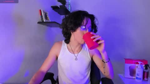 Manuel online show from 11/19/25, 02:55