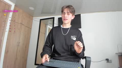 manucute 23  online show from 02/28/25, 05:48