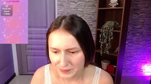 Angela online show from 03/11/25, 09:13