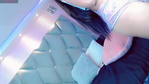 Snapshot of manuela_kingsley chatting on 12/17/24, 02:44 Manuela Kingsley online show from 12/17/24, 02:44