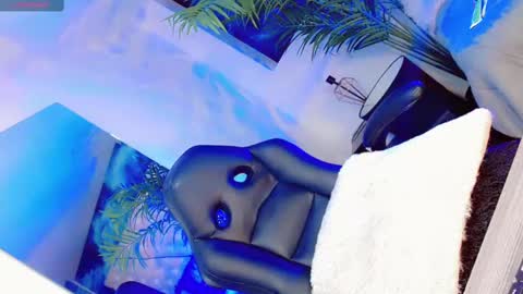 Snapshot of manuela_kingsley chatting on 03/08/25, 06:05 Manuela Kingsley online show from 03/08/25, 06:05