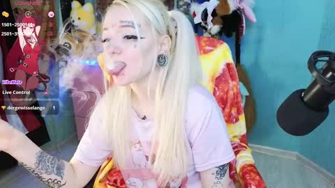 Snapshot of manuela_unicorn chatting on 01/14/25, 10:34 Manuela online show from 01/14/25, 10:34