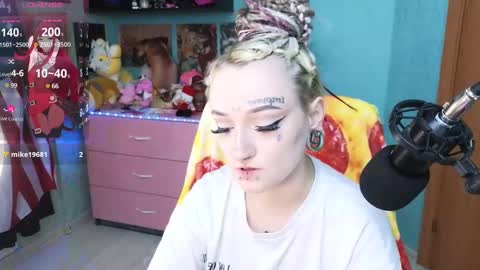 Snapshot of manuela_unicorn chatting on 02/02/25, 08:19 Manuela online show from 02/02/25, 08:19