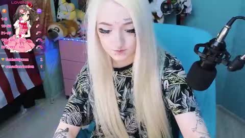 Snapshot of manuela_unicorn chatting on 02/26/25, 03:41 Manuela online show from 02/26/25, 03:41