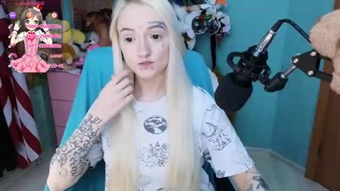 Snapshot of manuela_unicorn chatting on 03/04/25, 08:38 Manuela online show from 03/04/25, 08:38