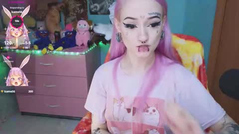 Snapshot of manuela_unicorn chatting on 09/18/25, 01:35 Manuela online show from 09/18/25, 01:35