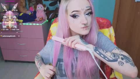 Snapshot of manuela_unicorn chatting on 10/15/25, 07:58 Manuela online show from 10/15/25, 07:58