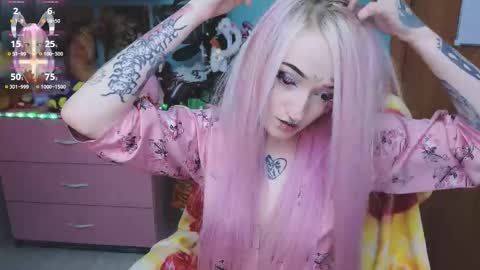 Snapshot of manuela_unicorn chatting on 10/16/25, 07:48 Manuela online show from 10/16/25, 07:48