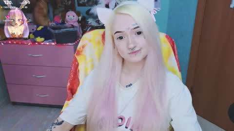 Snapshot of manuela_unicorn chatting on 10/19/25, 02:45 Manuela online show from 10/19/25, 02:45