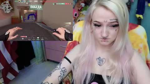 Manuela online show from 11/28/25, 04:04