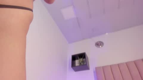 Snapshot of manuela_zapata chatting on 09/10/25, 04:01 manu 3 online show from 09/10/25, 04:01