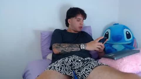 Snapshot of manuelr77 chatting on 06/11/26, 03:04 Manuel online show from 06/11/26, 03:04