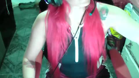 Manu Escarlate online show from 02/13/25, 04:43