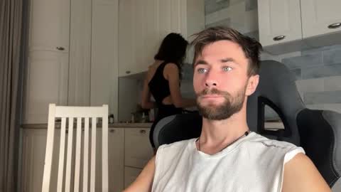 Snapshot of manussa69 chatting on 10/28/25, 02:48 Manussa and Edward online show from 10/28/25, 02:48