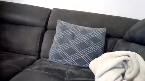 Snapshot of manuv chatting on 09/29/25, 12:05 manuv online show from 09/29/25, 12:05