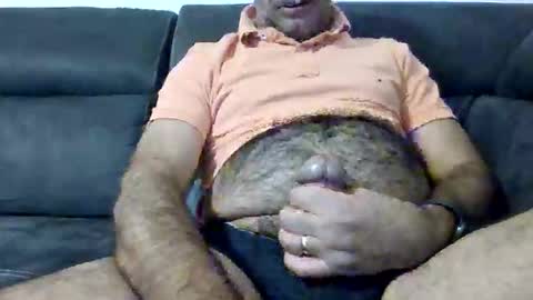 Snapshot of manuv chatting on 10/08/25, 10:51 manuv online show from 10/08/25, 10:51